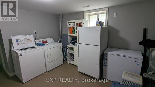 82 Jacobson Avenue, St. Catharines, ON - Indoor Photo Showing Laundry Room