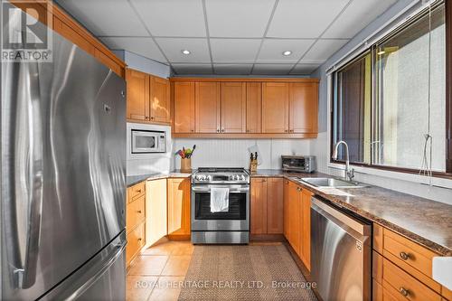 599 North Shore Drive W, Otonabee-South Monaghan, ON - Indoor Photo Showing Kitchen