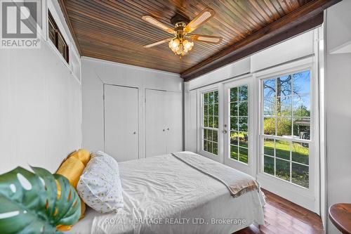 599 North Shore Drive W, Otonabee-South Monaghan, ON - Indoor Photo Showing Bedroom