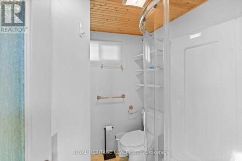 599 North Shore Drive W, Otonabee-South Monaghan, ON - Indoor Photo Showing Bathroom