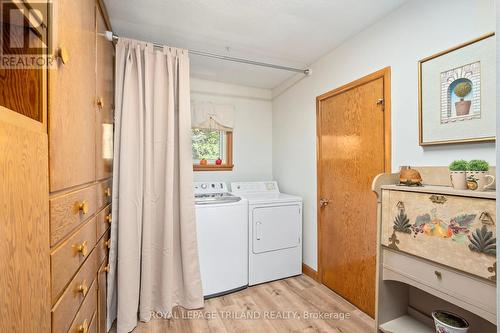 237 Frances Street, Central Elgin, ON - Indoor Photo Showing Laundry Room