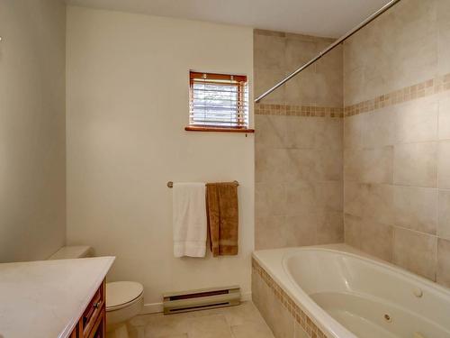 Salle de bains attenante Ã  la CCP - 2-107 Ch. De L'Érablière, Mont-Tremblant, QC - Indoor Photo Showing Bathroom