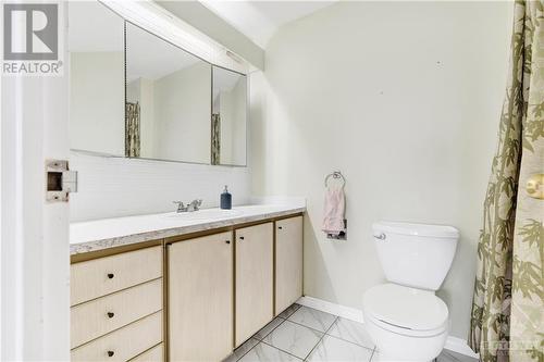 373 Laurier E Avenue Unit#401, Ottawa, ON - Indoor Photo Showing Bathroom