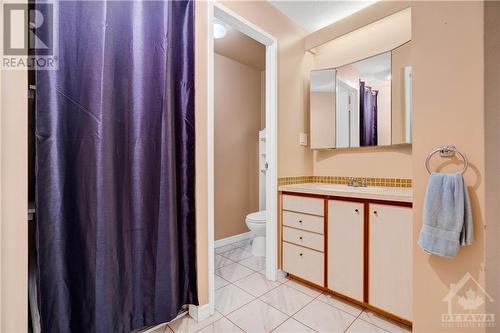 373 Laurier E Avenue Unit#401, Ottawa, ON - Indoor Photo Showing Bathroom