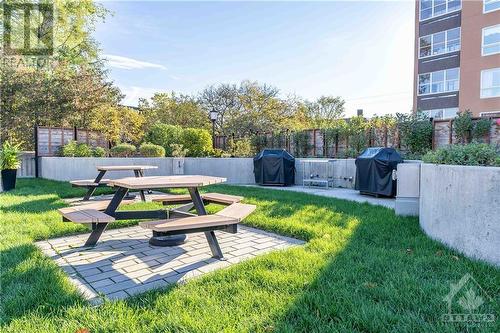 373 Laurier E Avenue Unit#401, Ottawa, ON - Outdoor With Backyard