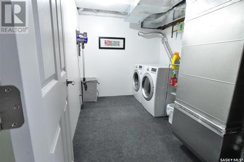 212 Dundurn Avenue, Dundurn, SK - Indoor Photo Showing Laundry Room