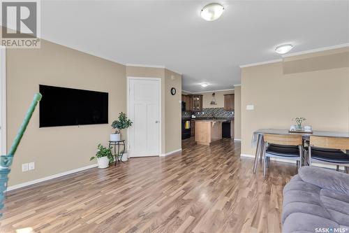 1405 715 Hart Road, Saskatoon, SK - Indoor Photo Showing Living Room