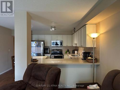 117 Underwood Drive, Whitby, ON - Indoor Photo Showing Kitchen