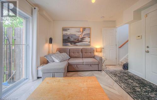 28 Mansion Street Unit# 2, Kitchener, ON - Indoor Photo Showing Living Room