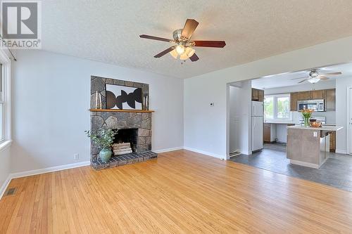 28 Springhill Crescent, Petawawa, ON - Indoor Photo Showing Living Room With Fireplace