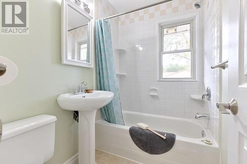 28 Springhill Crescent, Petawawa, ON - Indoor Photo Showing Bathroom