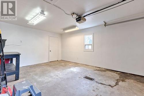 28 Springhill Crescent, Petawawa, ON - Indoor Photo Showing Garage