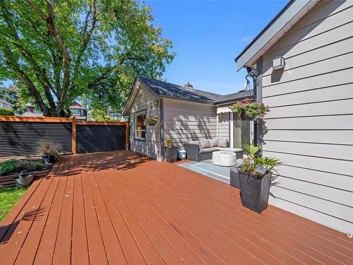 999 Mcbriar Ave, Saanich, BC - Outdoor With Exterior