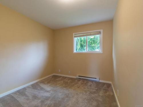 412 Oak Ave, Parksville, BC - Indoor Photo Showing Other Room