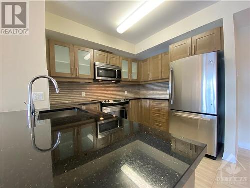195 Besserer Street Unit#402, Ottawa, ON - Indoor Photo Showing Kitchen With Upgraded Kitchen