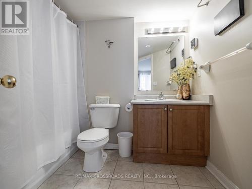 2014 - 3049 Finch Avenue W, Toronto, ON - Indoor Photo Showing Bathroom