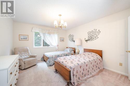 2536 Jarvis Street, Mississauga, ON - Indoor Photo Showing Bedroom