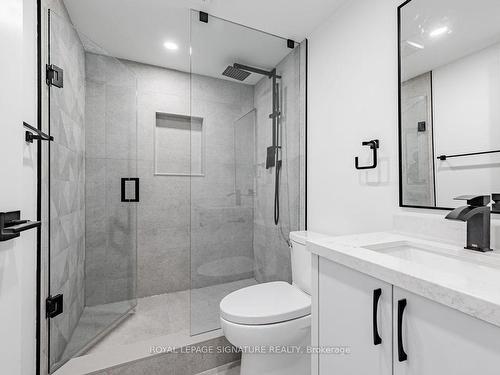 1035-33 Harbour Sq, Toronto, ON - Indoor Photo Showing Bathroom