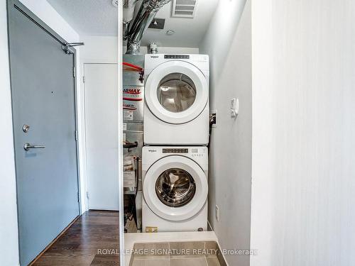 306-5131 Sheppard Ave E, Toronto, ON - Indoor Photo Showing Laundry Room