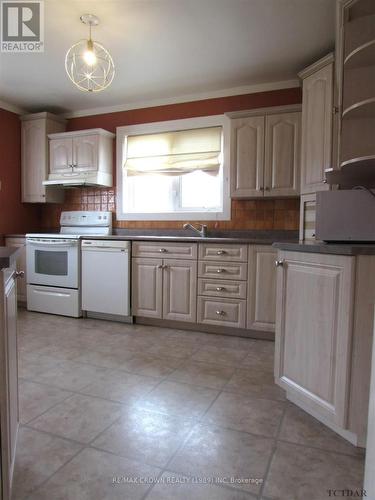 85 1St Street, Smooth Rock Falls, ON - Indoor Photo Showing Kitchen