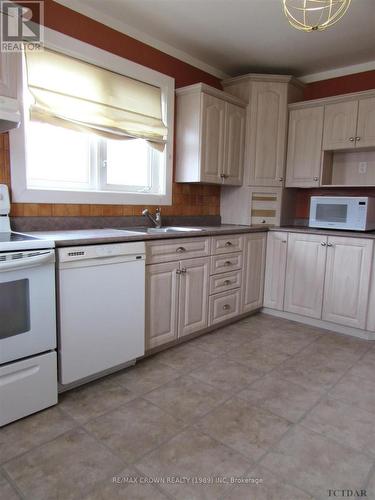 85 1St St, Smooth Rock Falls, ON - Indoor Photo Showing Dining Room