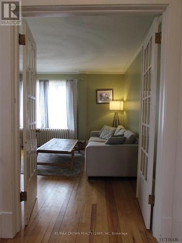 85 1St St, Smooth Rock Falls, ON - Indoor Photo Showing Living Room