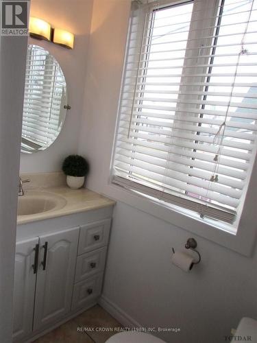 85 1St Street, Smooth Rock Falls, ON - Indoor Photo Showing Bathroom