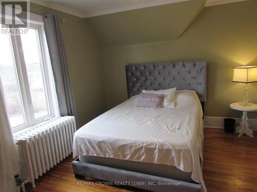 85 1St St, Smooth Rock Falls, ON - Indoor Photo Showing Bedroom