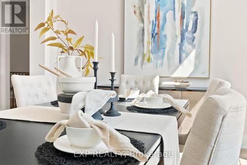 10 Horizon Court, Kawartha Lakes, ON - Indoor Photo Showing Dining Room