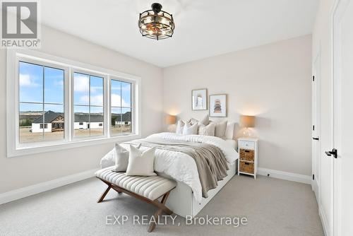 10 Horizon Court, Kawartha Lakes, ON - Indoor Photo Showing Bedroom