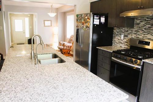 527 Goldenrod Lane Lane|Unit #114, Kitchener, ON - Indoor Photo Showing Kitchen With Double Sink With Upgraded Kitchen
