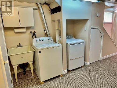 6 Drury St, Kapuskasing, ON - Indoor Photo Showing Laundry Room