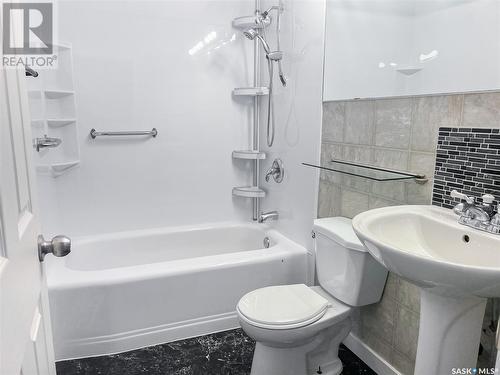 411 4Th Street W, Allan, SK - Indoor Photo Showing Bathroom