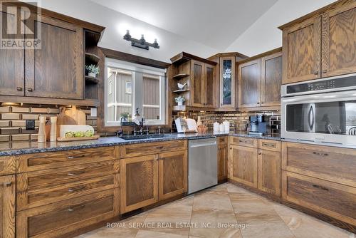 87 Loon Street, Kawartha Lakes, ON - Indoor Photo Showing Kitchen With Double Sink