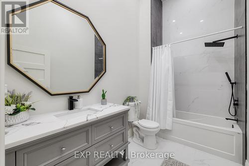 28 Oxford Street, Blandford-Blenheim, ON - Indoor Photo Showing Bathroom