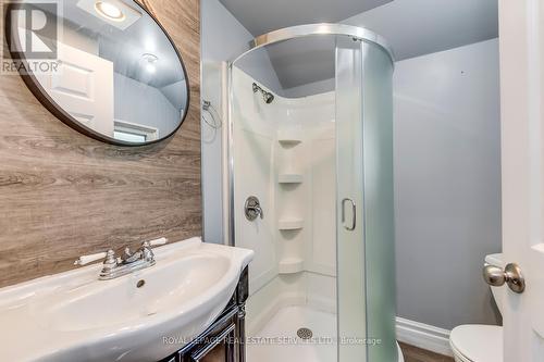 202 West 2Nd Street, Hamilton, ON - Indoor Photo Showing Bathroom