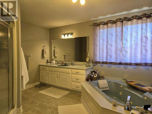550 Bolger Ave, Temiskaming Shores, ON - Indoor Photo Showing Bathroom