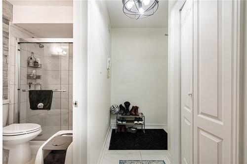 28 Victoria Avenue N|Unit #313, Hamilton, ON - Indoor Photo Showing Bathroom