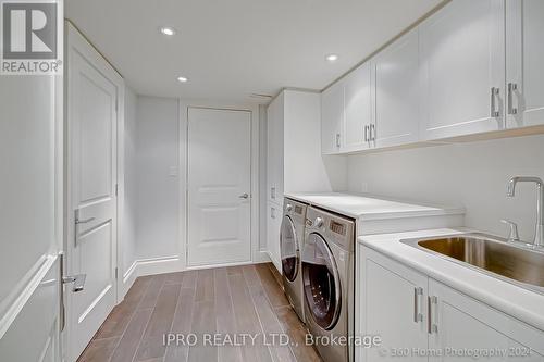220 Burnett Avenue, Toronto, ON - Indoor Photo Showing Laundry Room