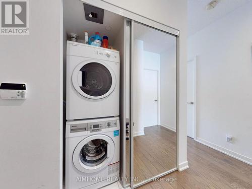 4910 - 100 Harbour Street, Toronto, ON - Indoor Photo Showing Laundry Room