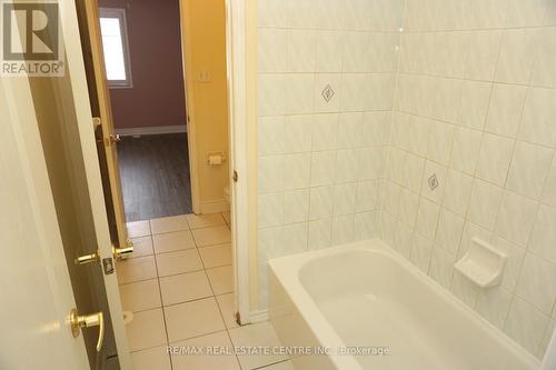 178 - 435 Hensall Circle, Mississauga, ON - Indoor Photo Showing Bathroom
