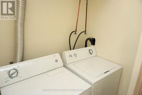 178 - 435 Hensall Circle, Mississauga, ON - Indoor Photo Showing Laundry Room