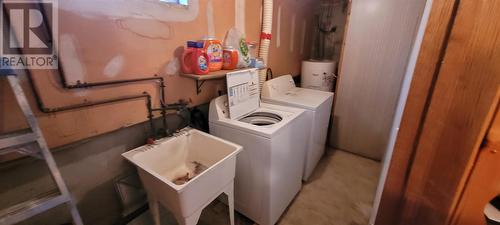 83 Laurier Ave, Elliot Lake, ON - Indoor Photo Showing Laundry Room
