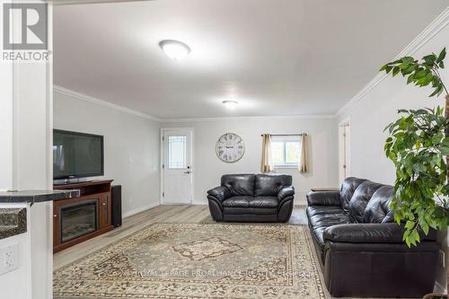 23B Mothers Road, Tweed, ON - Indoor Photo Showing Living Room
