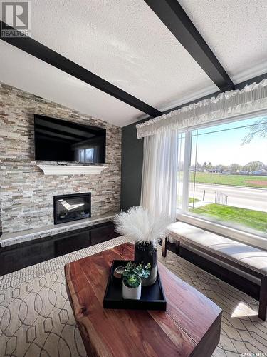 270 2Nd Avenue Se, Swift Current, SK - Indoor With Fireplace