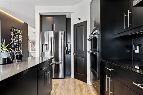 4069 Brock Street, Beamsville, ON - Indoor Photo Showing Kitchen With Upgraded Kitchen
