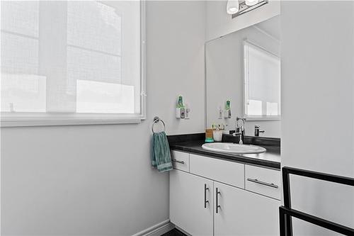4069 Brock Street, Beamsville, ON - Indoor Photo Showing Bathroom