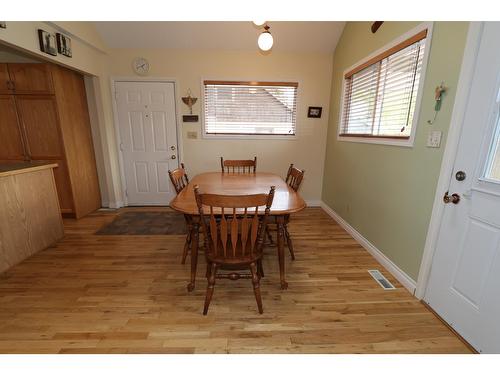 129 305Th Avenue, Kimberley, BC - Indoor Photo Showing Dining Room