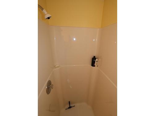 129 305Th Avenue, Kimberley, BC - Indoor Photo Showing Bathroom