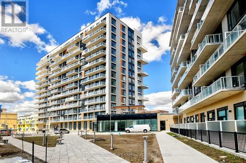 609 - 6 David Eyer Road, Richmond Hill, ON - Outdoor With Facade